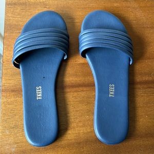 TKEES Serena sporty slides navy sandals size 8 made in Brazil